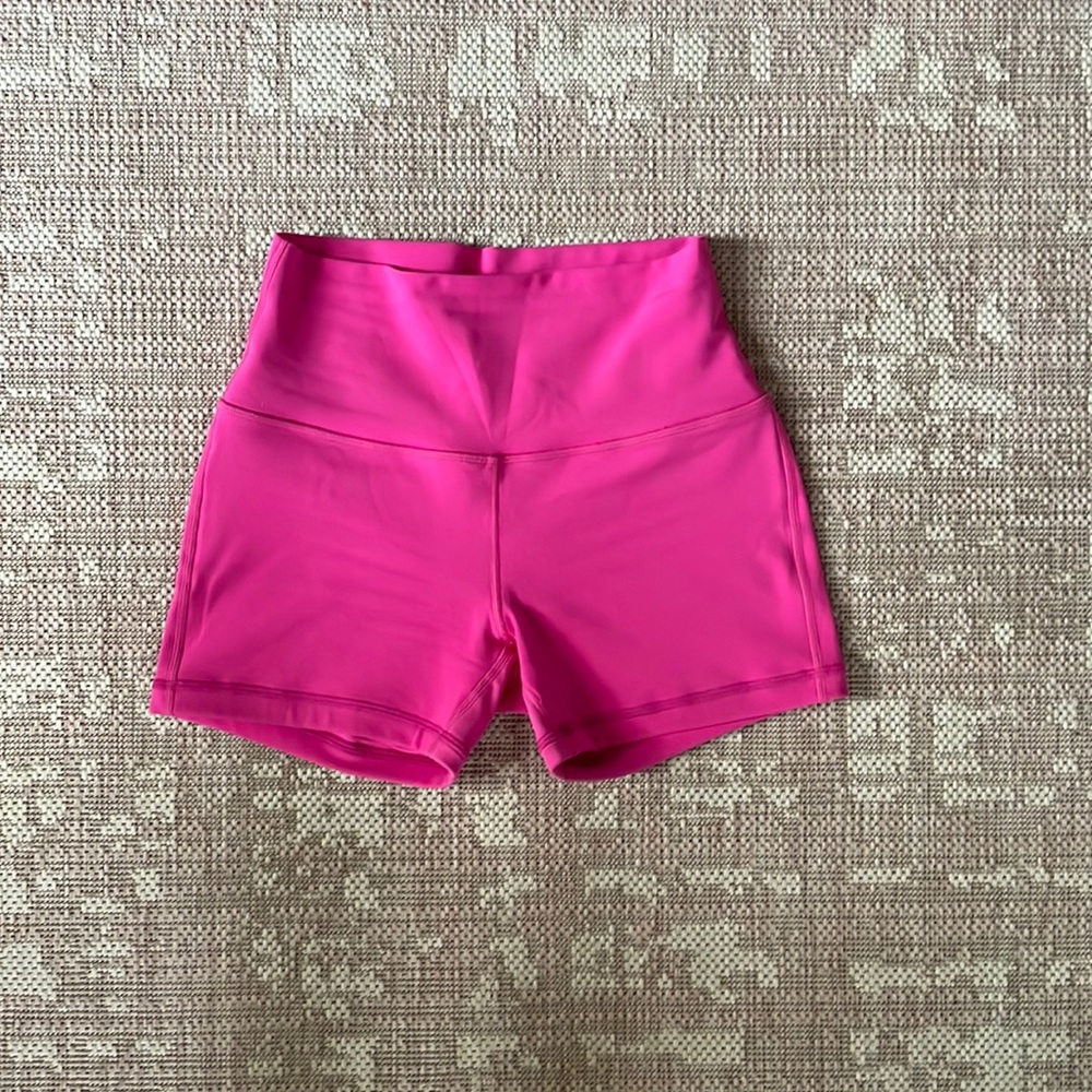 Lululemon Align Sonic Pink 4” shorts, size 6 NWOT